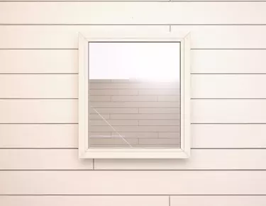 Зеркало в рамке из дерева "Olivia" в бежевом цвете