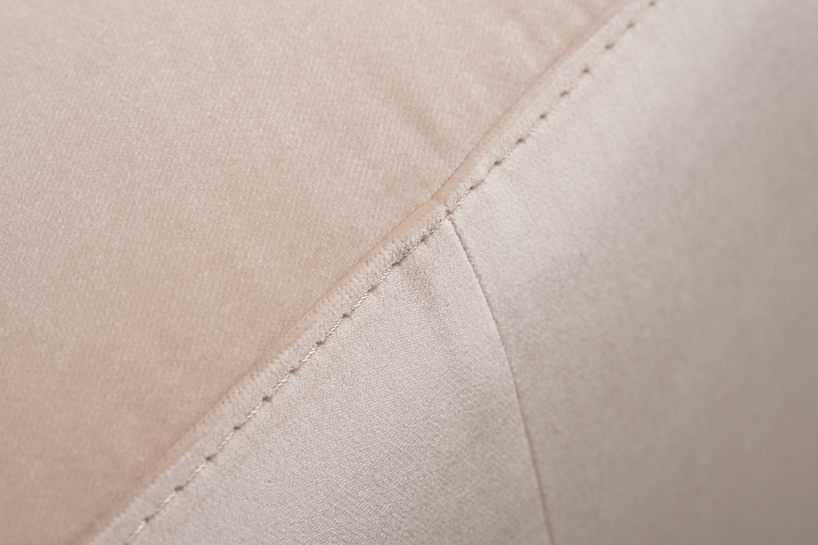 Пуф Mario вельвет св.бежевый Velv ECRU 42*42*44см