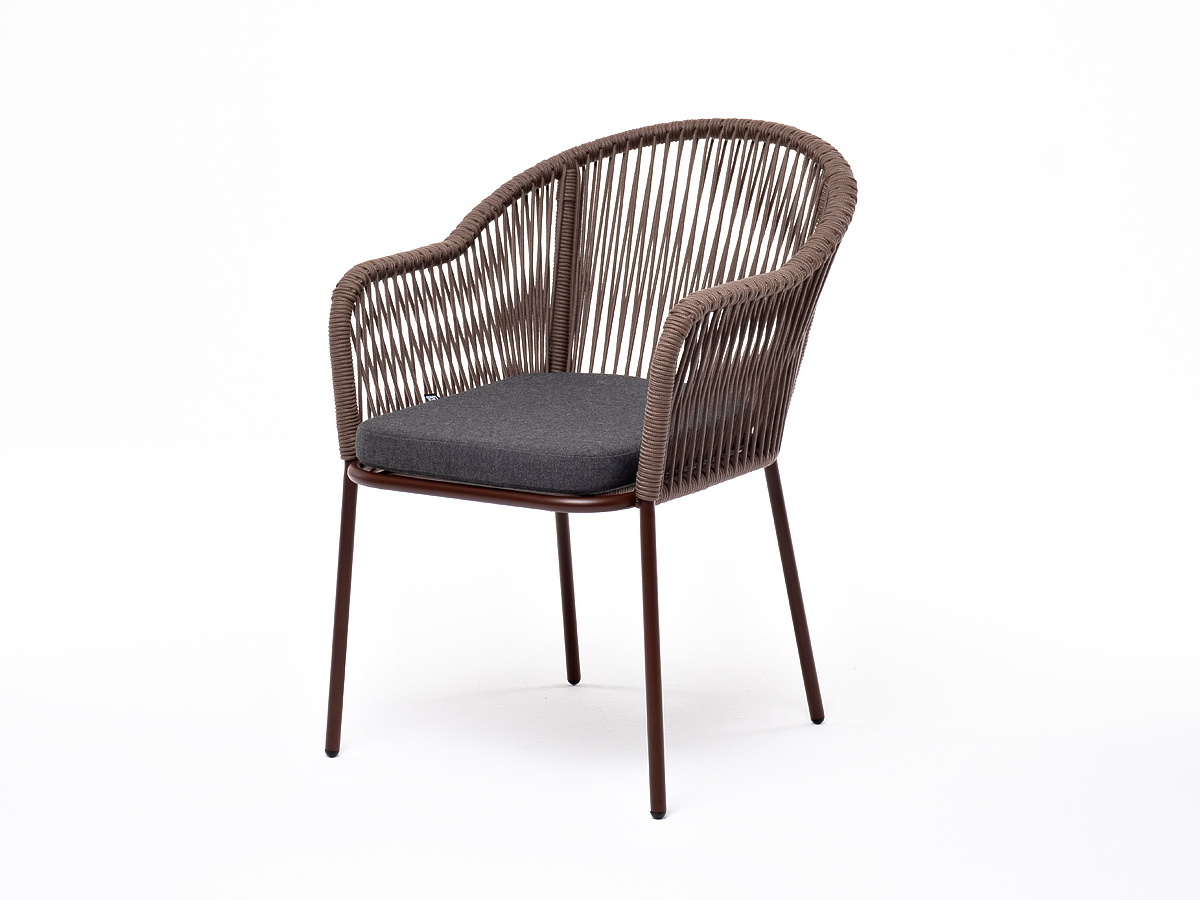 "Лион" стул плетеный из роупа, каркас из стали коричневый (RAL8016) муар, роуп коричневый круглый, ткань бежевая