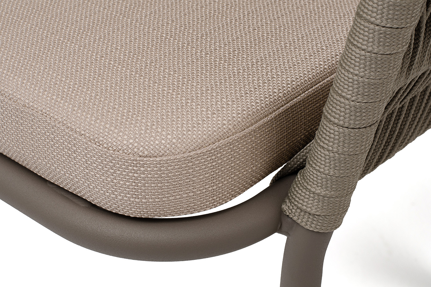 "Бордо" стул плетеный из роупа (колос), каркас алюминий серый (RAL7022) муар, роуп серый 15мм, ткань темно-серая 027