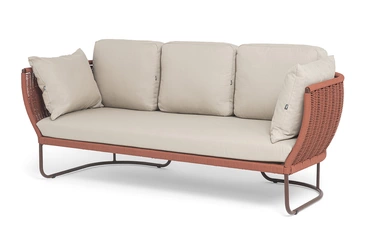 "Фиджи" диван 3-местный плетеный из роупа, каркас алюминий коричневый (RAL8016) муар, роуп красный (8372) круглый tex, ткань Mossle бежевая