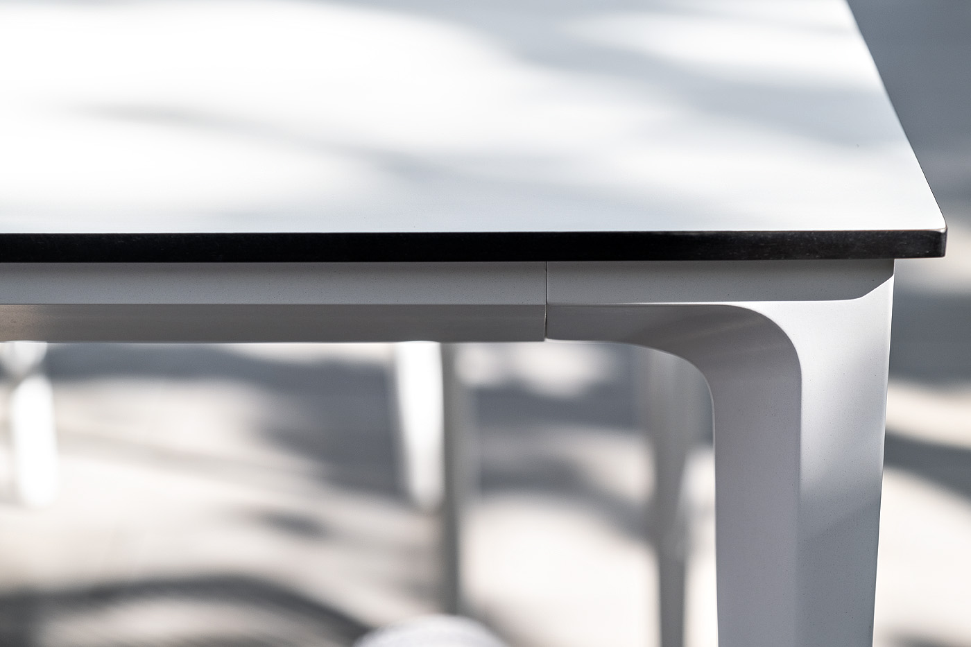 "Малага" обеденный стол из HPL 140х80см, цвет молочный, каркас белый