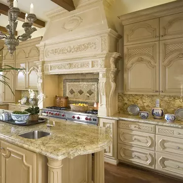 Виды покрытий: эмаль с патиной, кракле, скрэп.