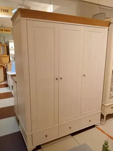 Шкаф Бейли 3 ств. (выставочный образец)