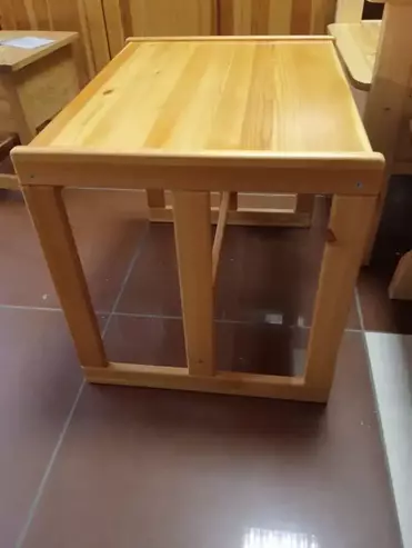 Стол детский (выставочный образец)