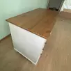 Стол Бейли письменный с 4-я ящиками белый воск/антик