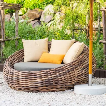   Какой должна быть дачная мебель?  