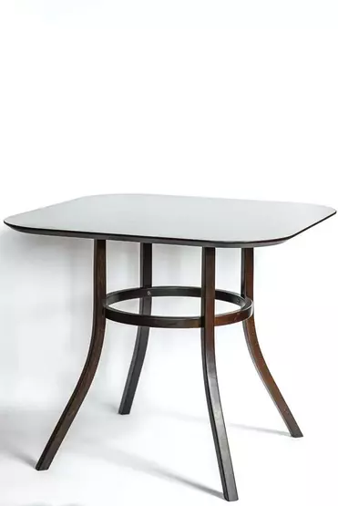 Стол Сатуриан, квадрат