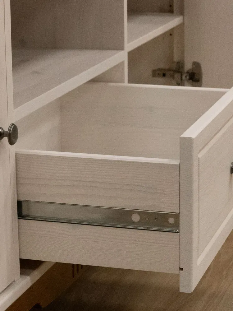 Тумба ТВ с дверцами -1600 Пенни белый воск-антик 24