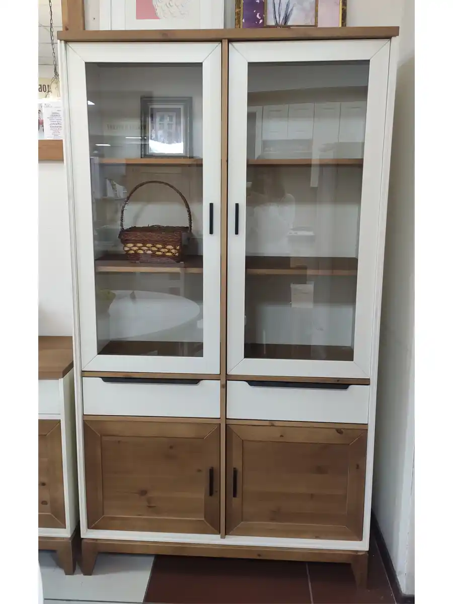 Витрина Монтана 2-х ств. милан светлый/масло(выставочный образец)