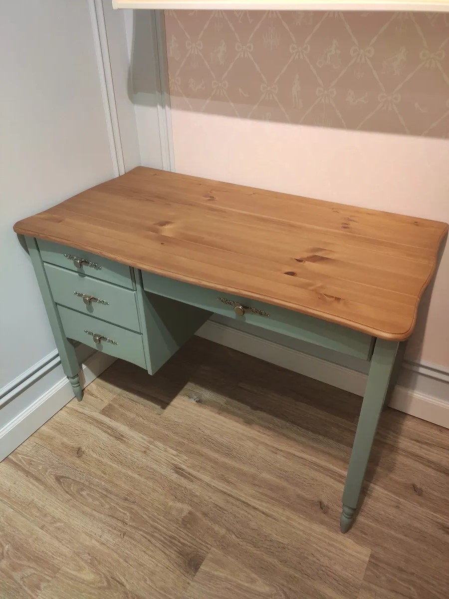 Стол из дерева Айно №8  тумба слева (выставочный образец)