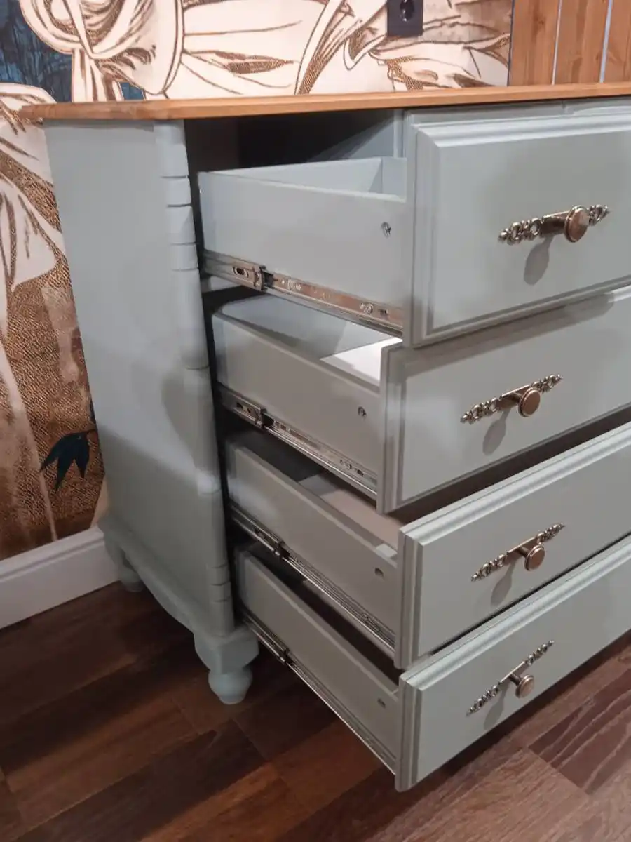 Стол из дерева Айно №8 тумба слева (выставочный образец)