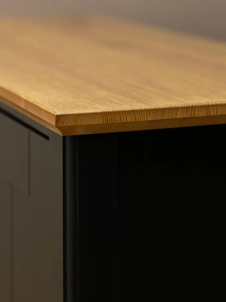 Шкаф для посуды натуральное дерево 11 Пенни блэк/антик 24