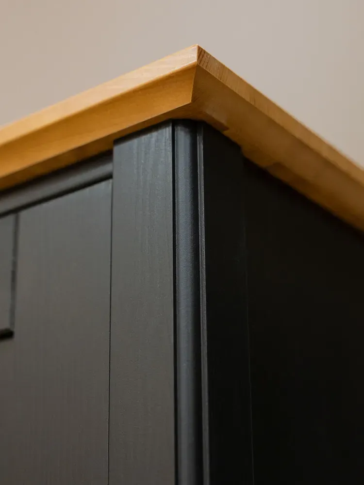 Шкаф для посуды натуральное дерево 11 Пенни блэк/антик 24