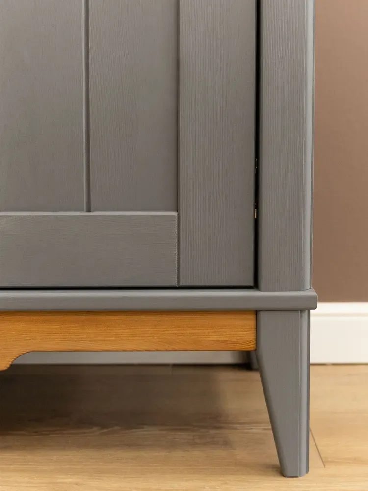 Шкаф для посуды со стеклом 11 Пенни серый 7046/антик 24