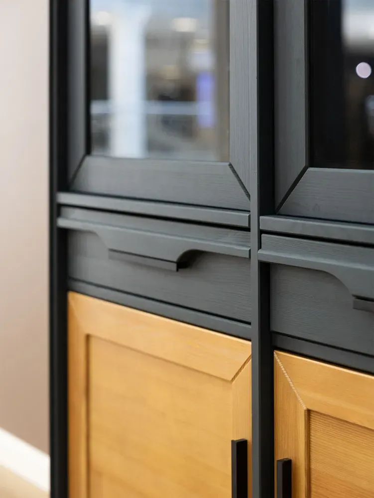 Шкаф с дверцами и ящиками для посуды 222 Гранада серый 7016/антик 24