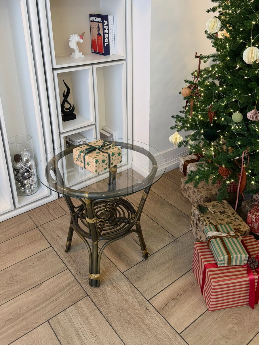 Стол круглый из натурального ротанга Маркос