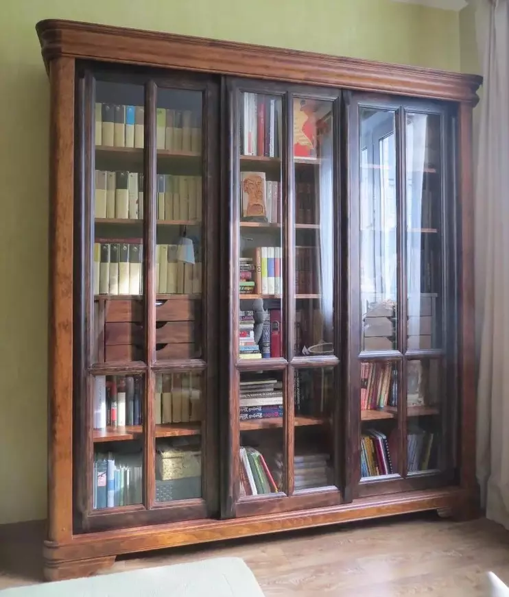 Трехстворчатые шкафы