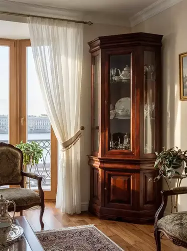 Шкаф из ольхи Луи Филипп с витриной ОВ 04