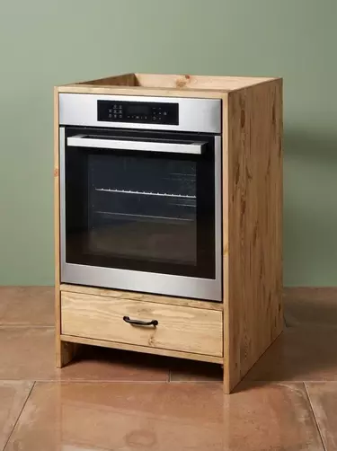 Шкаф-стол Шалёр под плиту  600х550х920