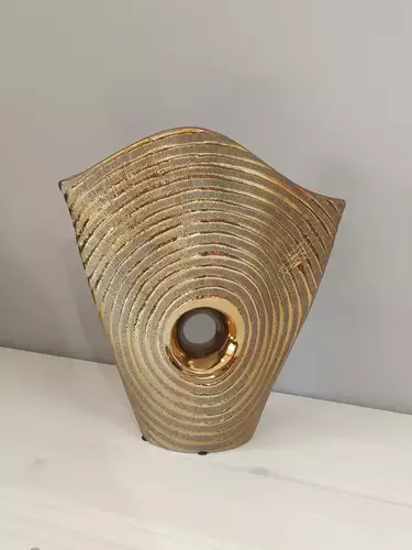 Ваза керамическая с отверстием (выставочный образец)