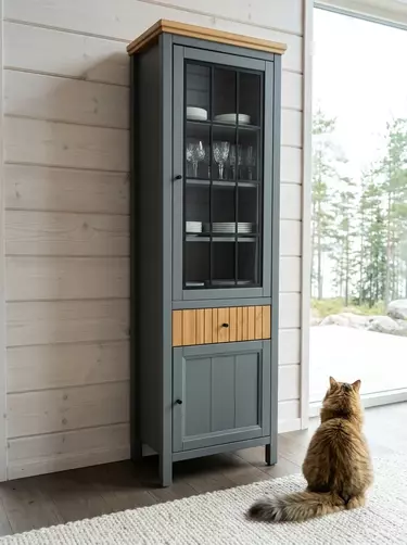 Шкаф для посуды Сканди 111СТЧ стеклянная и глухая двери, серый 7046/антик