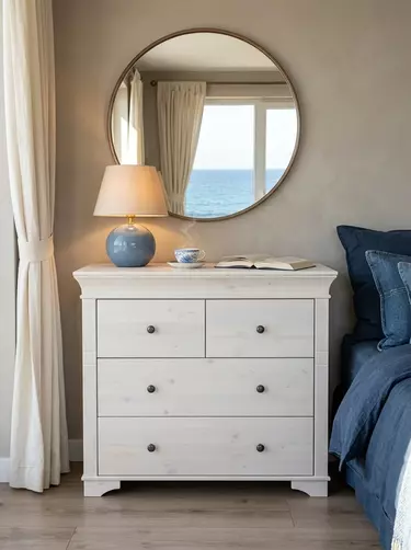 Комод с четырьмя ящиками Бейли белый воск