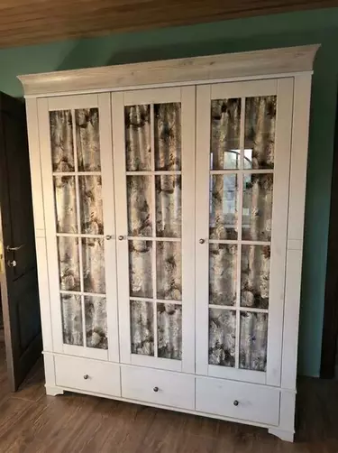 Шкаф 3х дверный со стеклянными дверями Бейли белый воск/антрацит