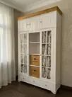 Шкаф 3х дверный со стеклянными дверями Бейли белый воск/антик